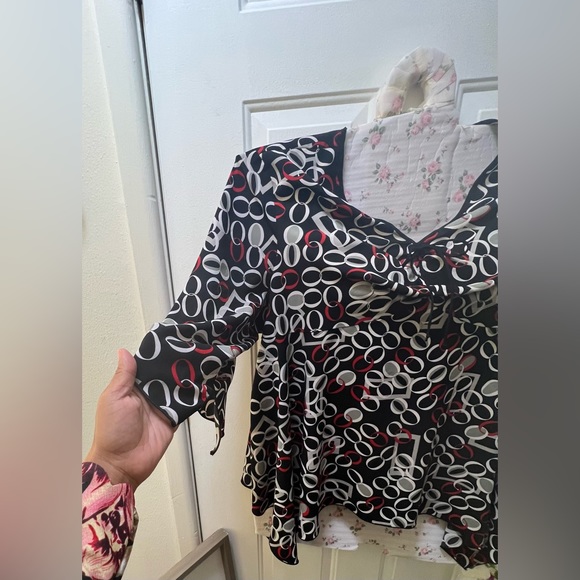 Ladies plus  fashion bug 30/32W asymmetrical print blouse - Picture 11 of 15